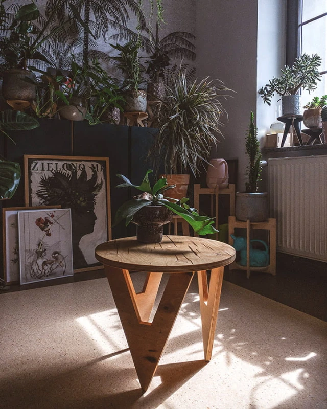 lekki stolik kawowy ze sklejki