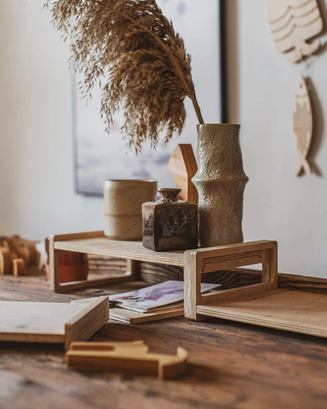 pomocnik Akaja niski