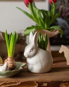 zając - porcelanowa doniczka