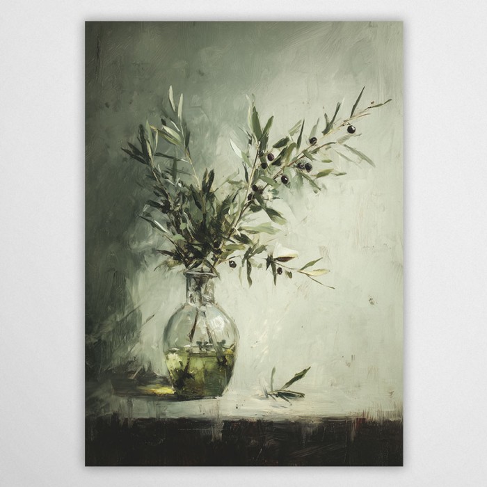 Plakat martwa natura w stylu impresjonistycznym przedstawiający gałązki oliwne z ciemnymi owocami w szklanym pękatym wazonie, utrzymany w stonowanej tonacji szałwiowej zieleni i beżu.